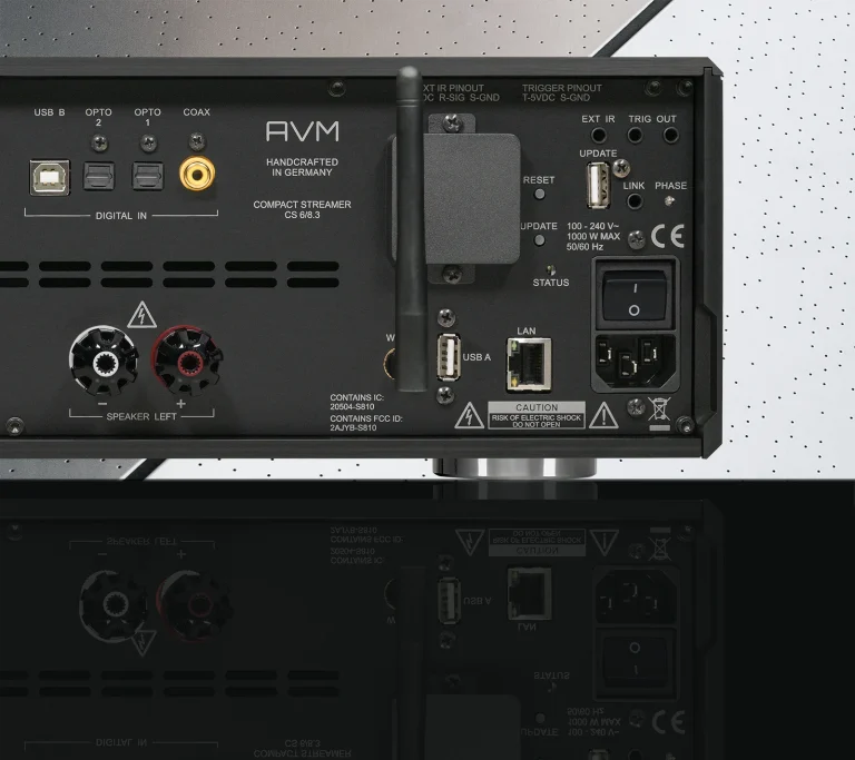 Ovation CS 8.3 – rear connections