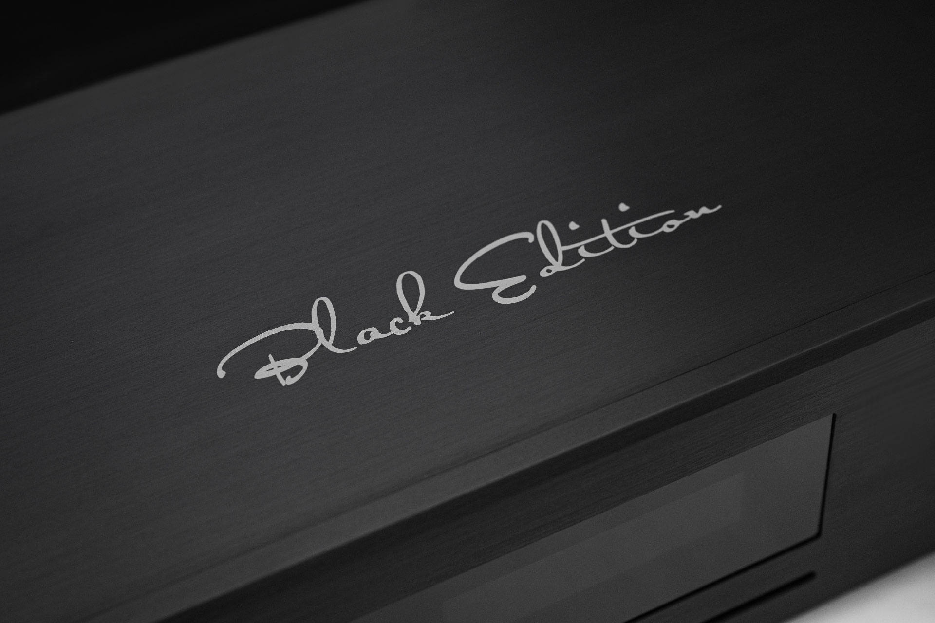 Black Edition emblem laser-engraved into the top cover